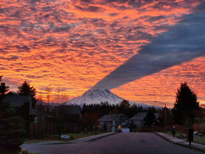 Helen88520's tweet photo. All objects, big or small, cast shadows and so do mountains. However, one particular peak displays a peculiar behavior – it cast shadows not only on the ground, but also up in the clouds.#sunset #landscape #photography https://t.co/7M9lMMTVnl