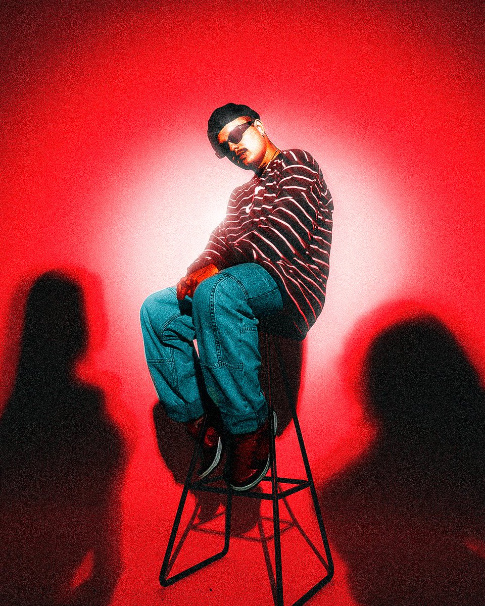 JhoRoscioliDJ's tweet image. Ela me perguntou: 

Lindo ce tem isqueiro ?

Ménage In Rio - 21/04 

bfan.link/menageinrioo faz o pré save ❤️