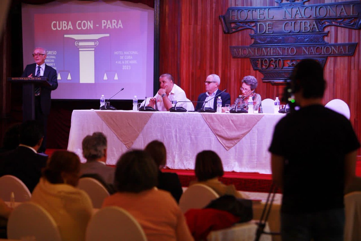 Conferencias magistrales en la clausura de este #CongresoInternacional
✅ Martha Prieto Valdés 🇨🇺 
Prof. Emérito de la <a href="/UdeLaHabana/">Universidad de La Habana</a> 

✅ Luigi Ferrajoli 🇮🇹 
Prof. Emérito de la Università degli Studi di Roma Tre