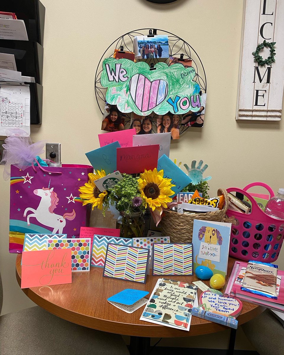MarianaBreaux's tweet photo. My heart is SO full! I am so thankful for the thoughtful gifts, sweet treats, & words of encouragement I received this week. I feel blessed to be able to wake up ea morning & get to do what I love! Thankful for my wonderful @PearlHallES school family. #2ndYearAP #PearlHallProud https://t.co/CX62x1ngAm