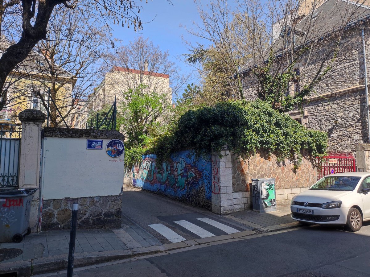 placegrenet's tweet photo. Projet de construction rue Thiers à Grenoble : Alain Carignon appelle à "bloquer" et "dédensifier" le PLUI - https://t.co/IaKDG4wHvT https://t.co/GMXl54jjBG