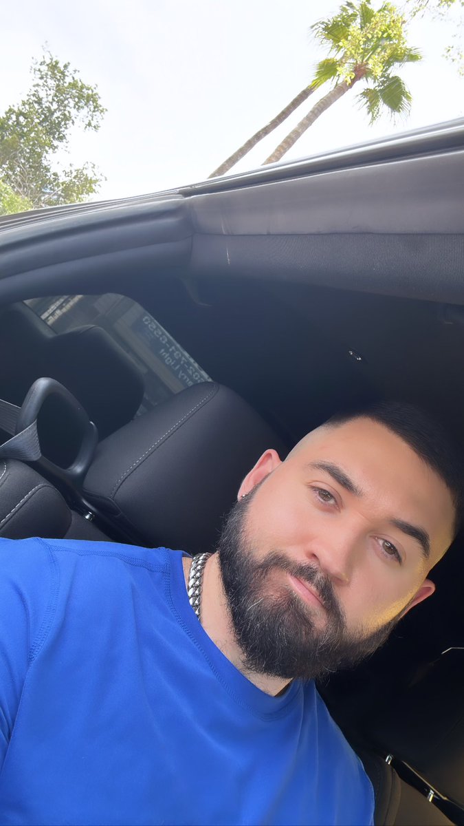 theknightforger's tweet photo. fresh cut, feelin’ great 😌 
happy thursday y’all! https://t.co/5jEPVRdiht
