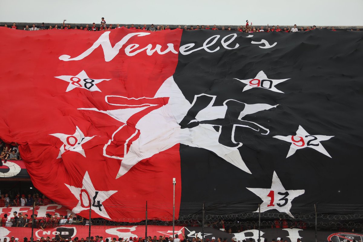 Newells's tweet photo. Últimas entradas 🎟️

Este viernes desde las 13:00 se venderá un remanente de tickets para la tribuna oficial y para la platea inferior este de cara al encuentro del domingo.

📍 Boleterías de puerta 6 https://t.co/O0FBUF3fWp