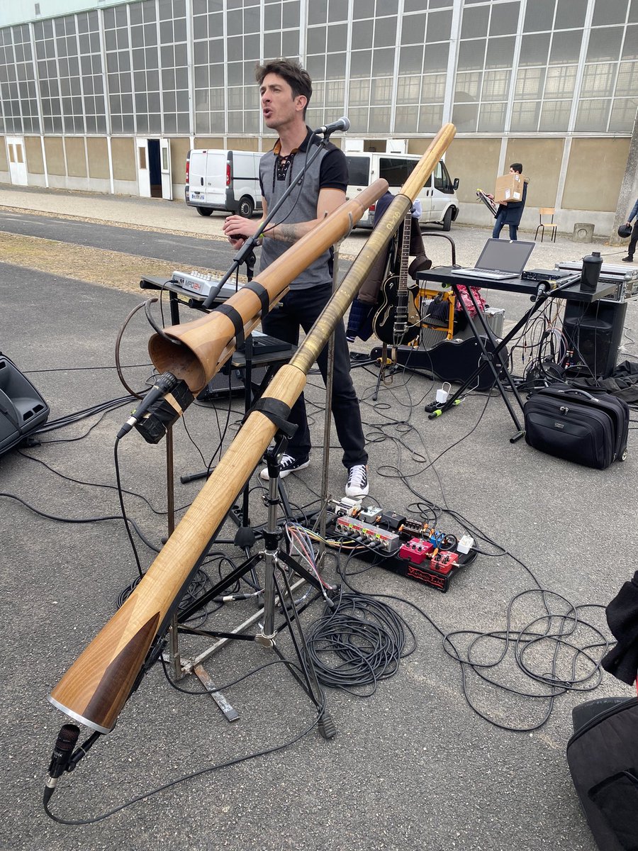 Aujourd’hui, journée des expressions au lycée. Des ateliers menés par des élèves pour partager &amp; des ateliers orchestrés par des intervenants pour faire découvrir : slam, percussions, graff, calligraphie, didgeridoo. Une riche journée ! <a href="/daacpoitiers/">Daac de Poitiers</a>
