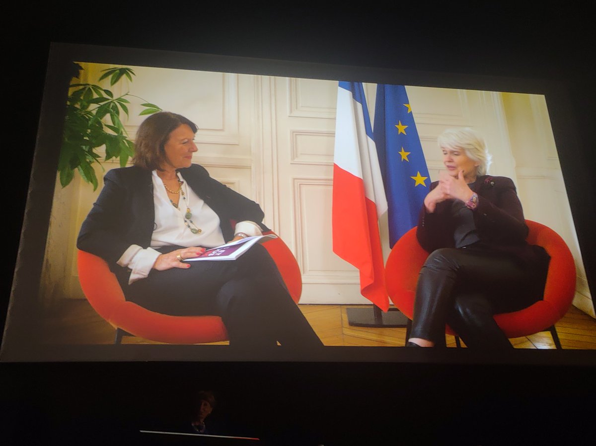 CatLadousse's tweet photo. Un grand  merci à  @RomeIsabelle pour cet entretien engagé et authentique en clôture de @InterElles : des mesures pour les filles dans la tech,  le rôle des réseaux, la force de la mixité et son message aux jeunes : "ne vous imposez pas de limites:tout est possible! ' #InterL23 https://t.co/yRfhCj0BKC