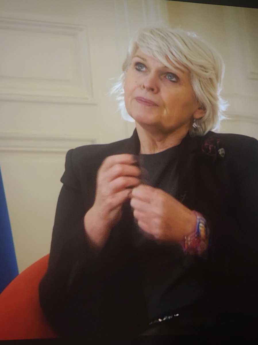 Un grand  merci à  <a href="/RomeIsabelle/">Isabelle Rome</a> pour cet entretien engagé et authentique en clôture de <a href="/InterElles/">Cercle InterL</a> : des mesures pour les filles dans la tech,  le rôle des réseaux, la force de la mixité et son message aux jeunes : "ne vous imposez pas de limites:tout est possible! ' #InterL23