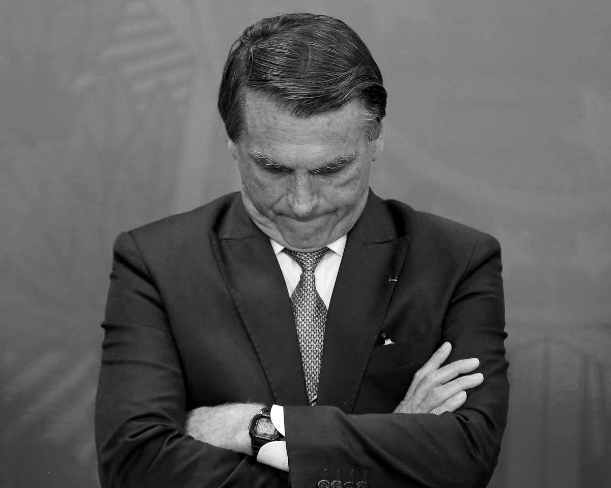 Na sua opinião, o ex-presidente Jair Bolsonaro deve ser preso ou ficar inelegível?
