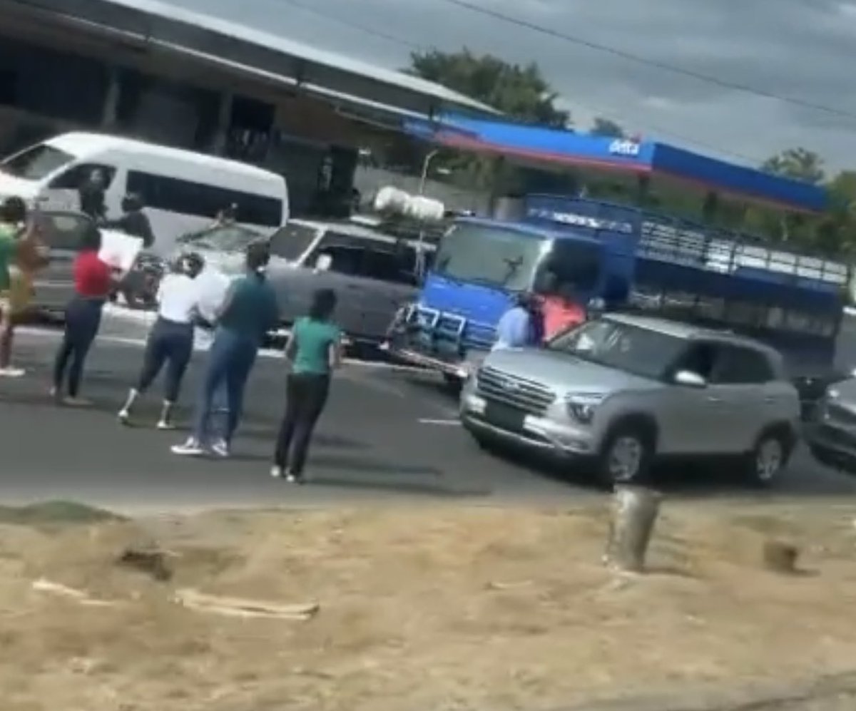 Si <a href="/NitoCortizo/">Nito Cortizo</a> no hace nada contra los cierres en la Interamericana, el turismo interno está destinado al fracaso. Las leyes están, hágalas cumplir. No puede ser q cierren la calle x todo.