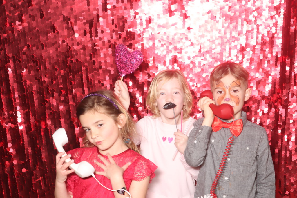 We know when that hotline blings, that can only mean one thing...IT'S PHOTOBOOTH TIME!
.
.
.
.
#sacramentophotobooth #sacramentoevents #sacramento #photobooth