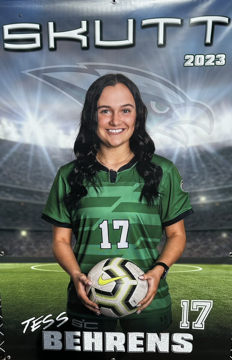 SkyHawkSoccer's tweet photo. 💫💫💫SENIOR SPOTLIGHT 💫💫💫

#17 Tess Behrens 

Nickname: TB
⚽️memory: winning 🥇 w/sisters
Fav High school memory: ⚾️games w/the ⚾️girls
Hobbies: watching dance moms edits, hanging w/friends, ⚾️games, Starbucks 
🌞plans: travel to Mexico &amp; Paris
Future: Grand Canyon University https://t.co/pPk4b7p01O