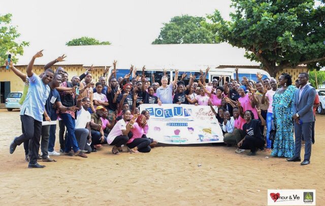 RuthMIDEDJI's tweet photo. J’ai participé au forum Santé Jeunes du programme Amour &amp;vie organisé par ABMS/PSI.

Amour et Vie : Jeunesse meilleur !🎊

Ce fut une très belle expérience que j’ai vécu avec de très belles personnes.♥️
@amouretvieabms 
@JaakKoukponou 

#FOSAJ2023
#santéjeunes
#promotiondelaSSR https://t.co/7TRKDuDMQL