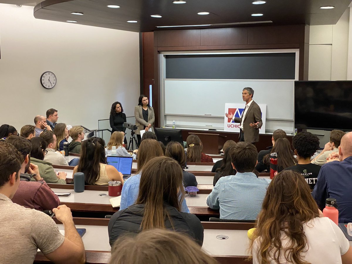 UChicagoACS's tweet photo. Yesterday we were honored to host @BetoORourke for a discussion on voting rights https://t.co/Xu0w0EXFm2