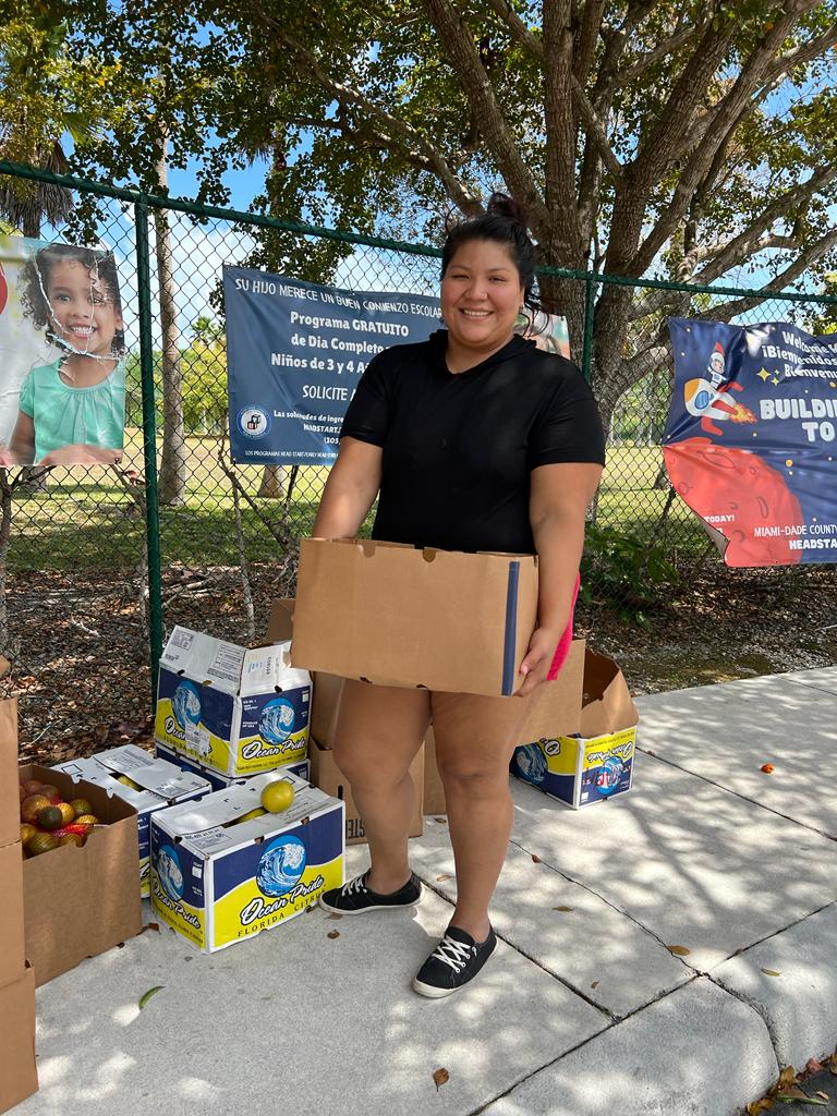 ChapmanSouth's tweet photo. Thank you to @FarmShareFL for helping us to provide for our students and their families. @MDCPS @MDCPS_OECP @SuptDotres @305CAHSD @LDIAZ_CAO https://t.co/orqBkswQj0