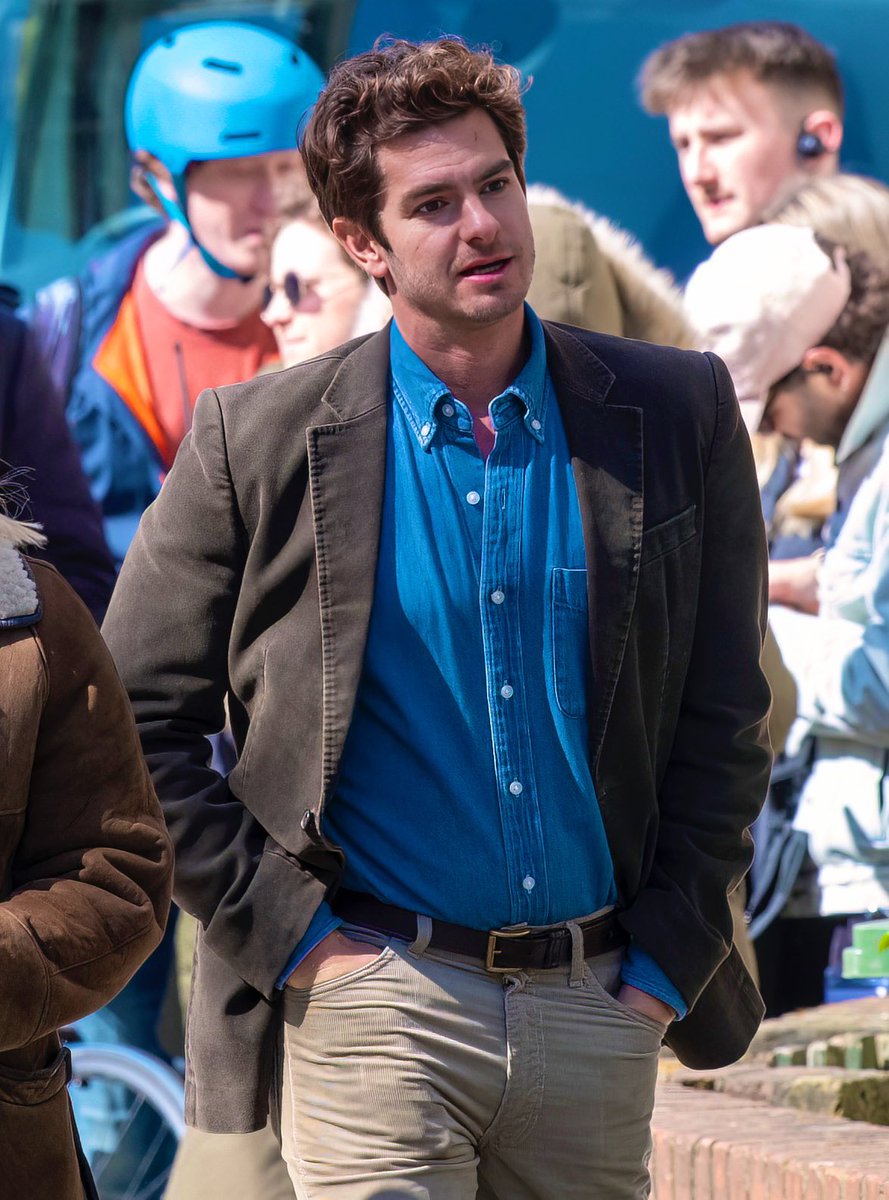 Andrew Garfield on set of « We live in time » (NEW)