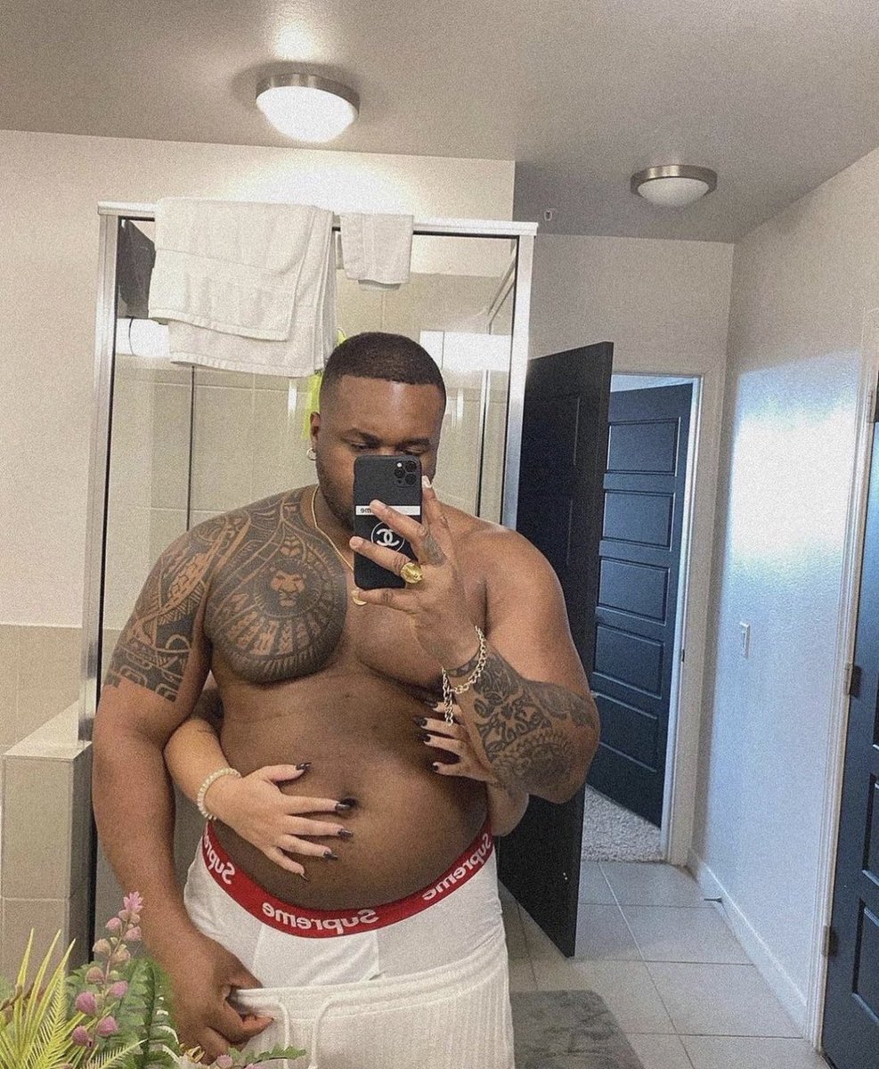 blacktwiterthrd's tweet photo. I need a big boy 🎶 https://t.co/KzrcWxZCEc