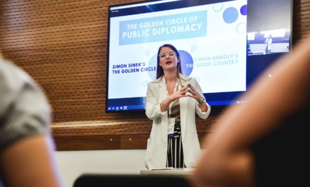 📄 <a href="/CarlaCabreraCu/">Carla Cabrera Cuadrado</a> presents a new #PublicDiplomacy model for analysis and strategy building, "The Golden Circle of Public Diplomacy," in a new CPD blog post. Read more about the new paradigm and how moral purpose and cultural awareness intersect in PD: ow.ly/U2MM50NCKhz