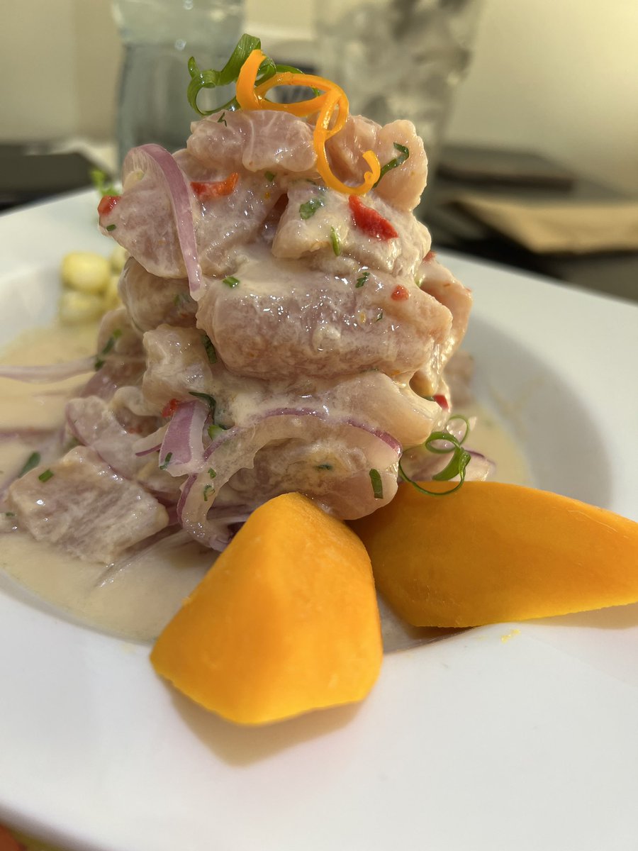 Shadoune666's tweet image. Mi primer ceviche en Perú 😍🇵🇪