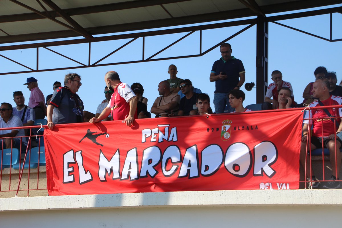 rsda_oficial's tweet photo. 3⃣ partidos, 3⃣ finales. Con vosotros de la mano no podemos fallar 🤝🤝

Acompaña al equipo este domingo en Canillas, la historia nos espera 🔴🔴

#VamosAlcalá https://t.co/NnBeDGVhFF