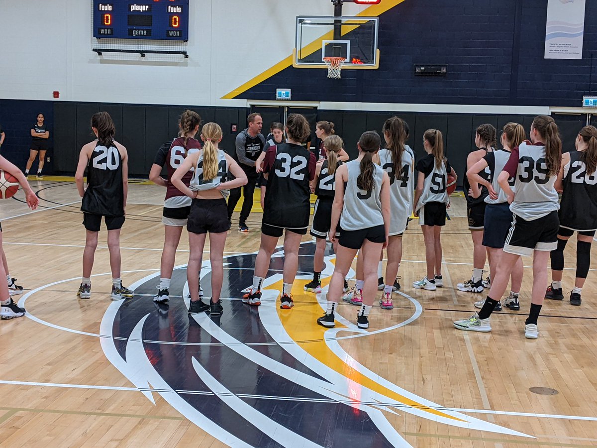 Coach Leblanc teaching the girls how to " stunt" the ball strong side ...kids and coaches engaged in a  great Junior East EDP session <a href="/CUChargers/">Crandall University Athletics</a> 
#growthegame
<a href="/BasketballNB/">Basketball NB</a>