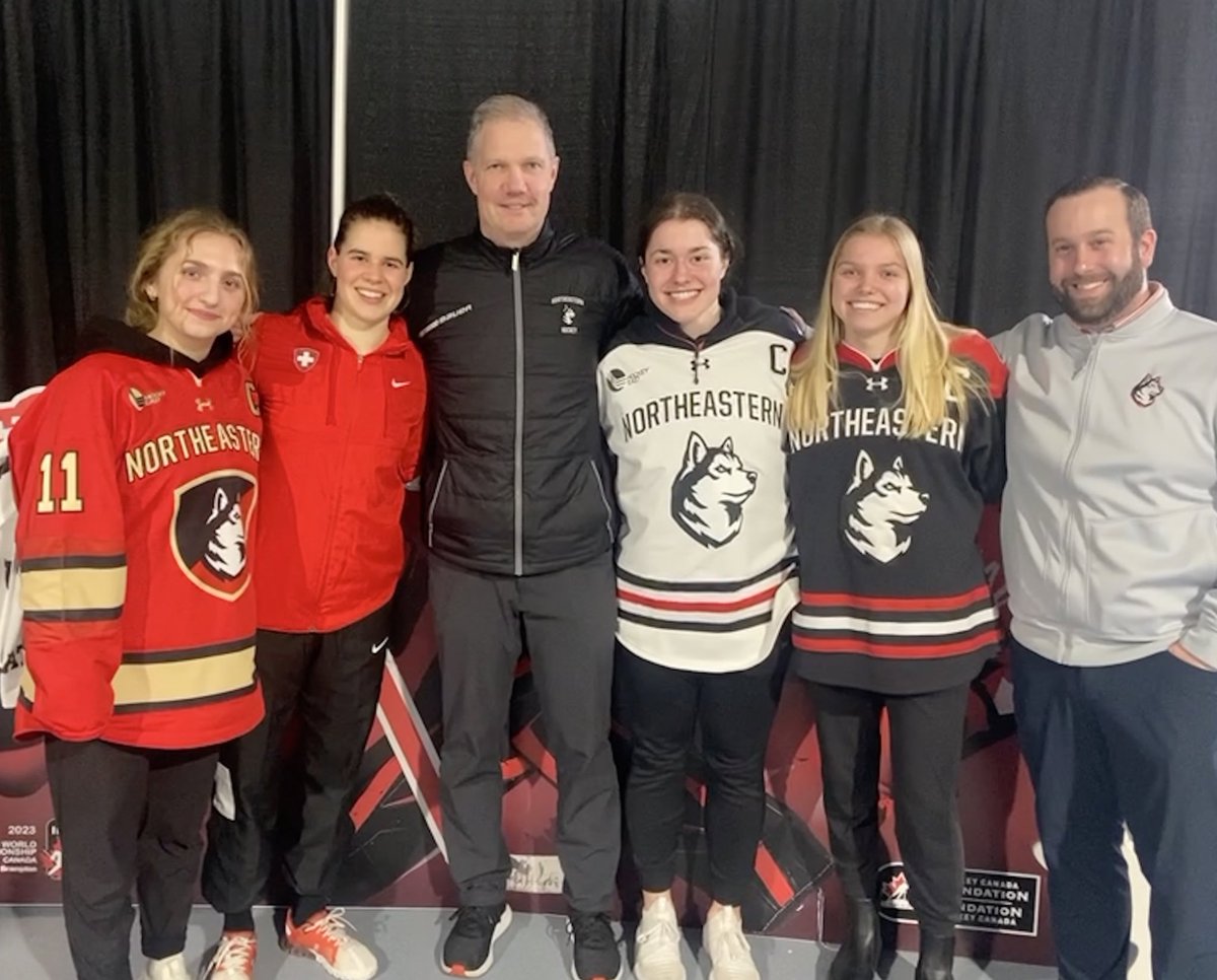 Spotted at #WomensWorlds: the Alina Mueller fan club! 

#HowlinHuskies