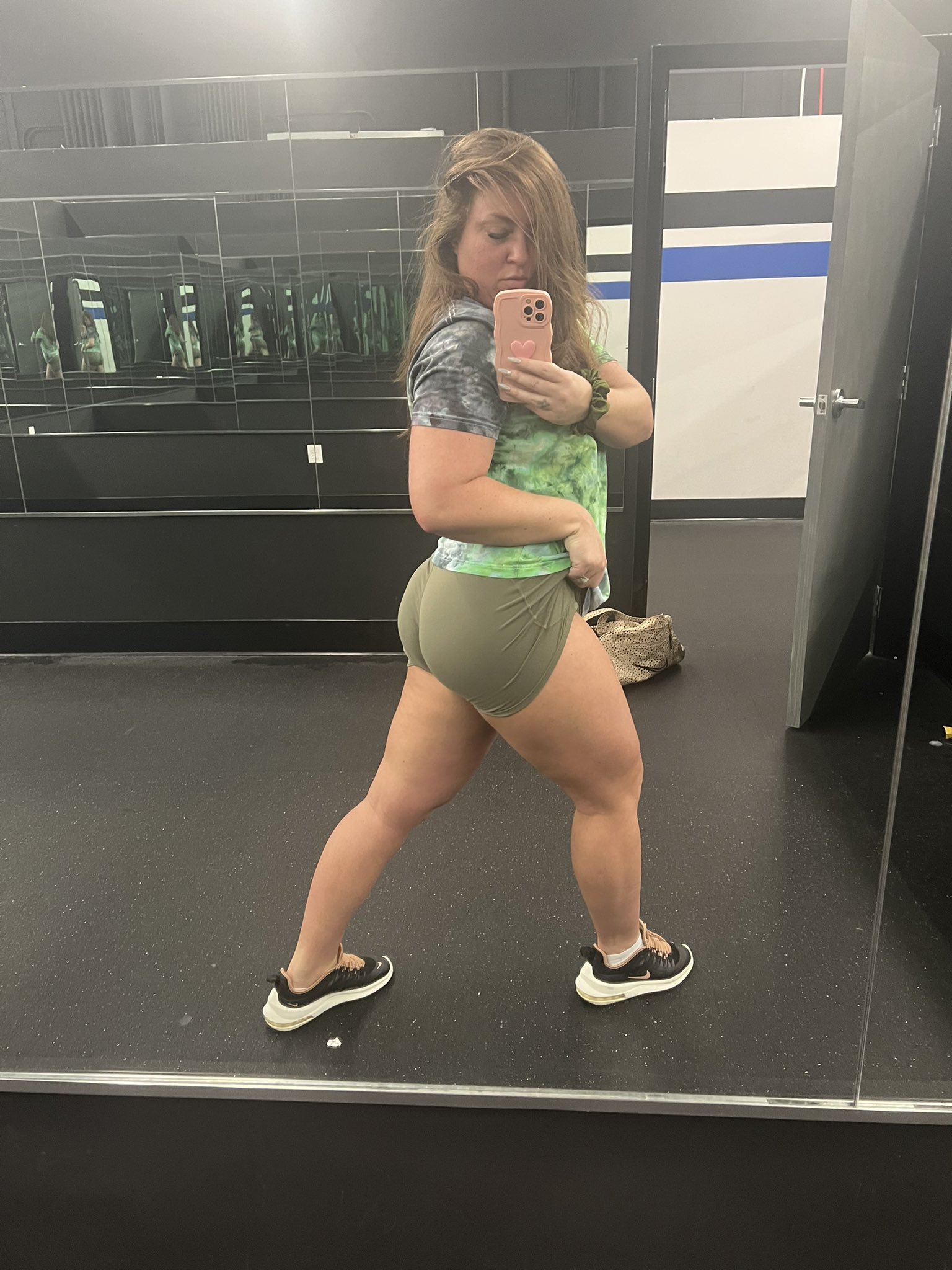 TW Pornstars - Maddy O'Reilly. Twitter. The legs & booty match 💅🏼. 9:39  PM - 6 Apr 2023