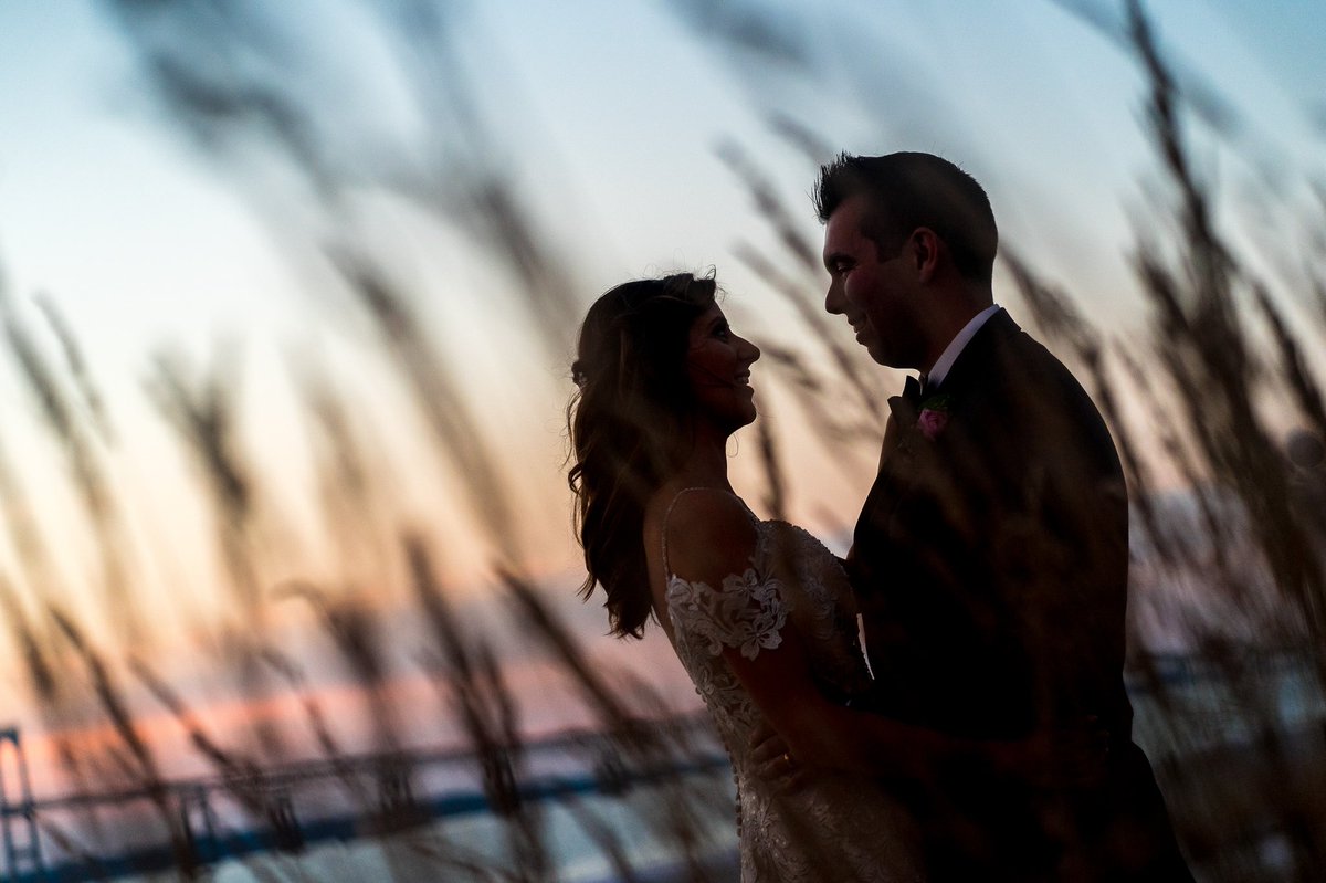 loganwestom's tweet photo. New Rhode Island wedding blog up on my website. #bellemer 

https://t.co/72IczjyiiK https://t.co/70AR2gVewH