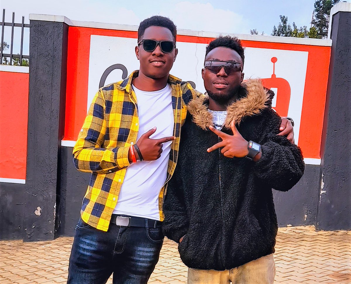 912CroozeFM's tweet image. Ready for a star-studded Easter Edition of #TheMostWantedXtra? 🎤🎧 @ProbChild256 🎤 and @Deejmodern 🎧🎉 are your weekend prescription 2:00 PM - 5:00 PM &amp;amp; Stream Via croozefm.com/stream 

📻 Let's make this Easter weekend unforgettable! 🐰🥳 

#TheMostWantedXtra 
#TGIF 🥳📻