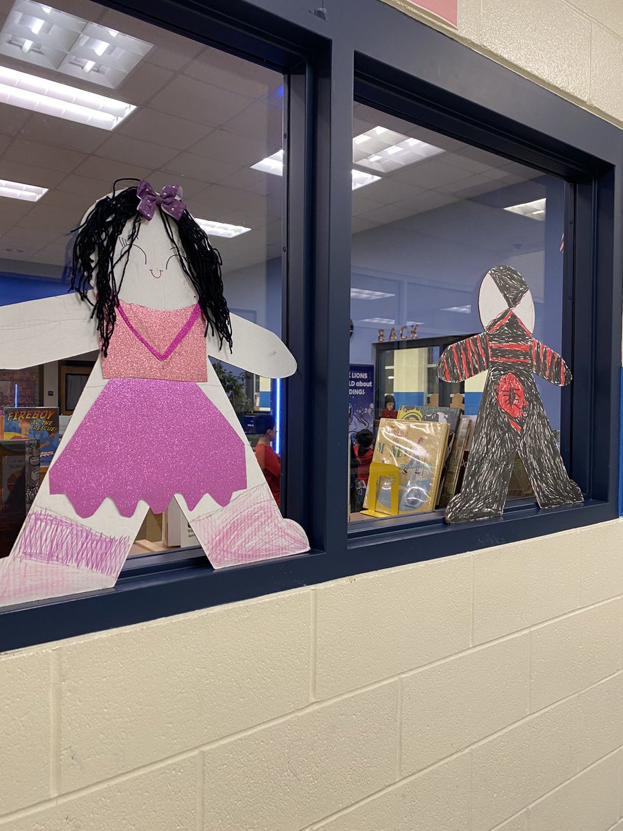 mrstrevinoLL's tweet photo. Lieck student council is bringing awareness for @ChildSafe cardboard kid campaign! #CardboardKidsSA @NISDLieck https://t.co/pqwE4N8E0d