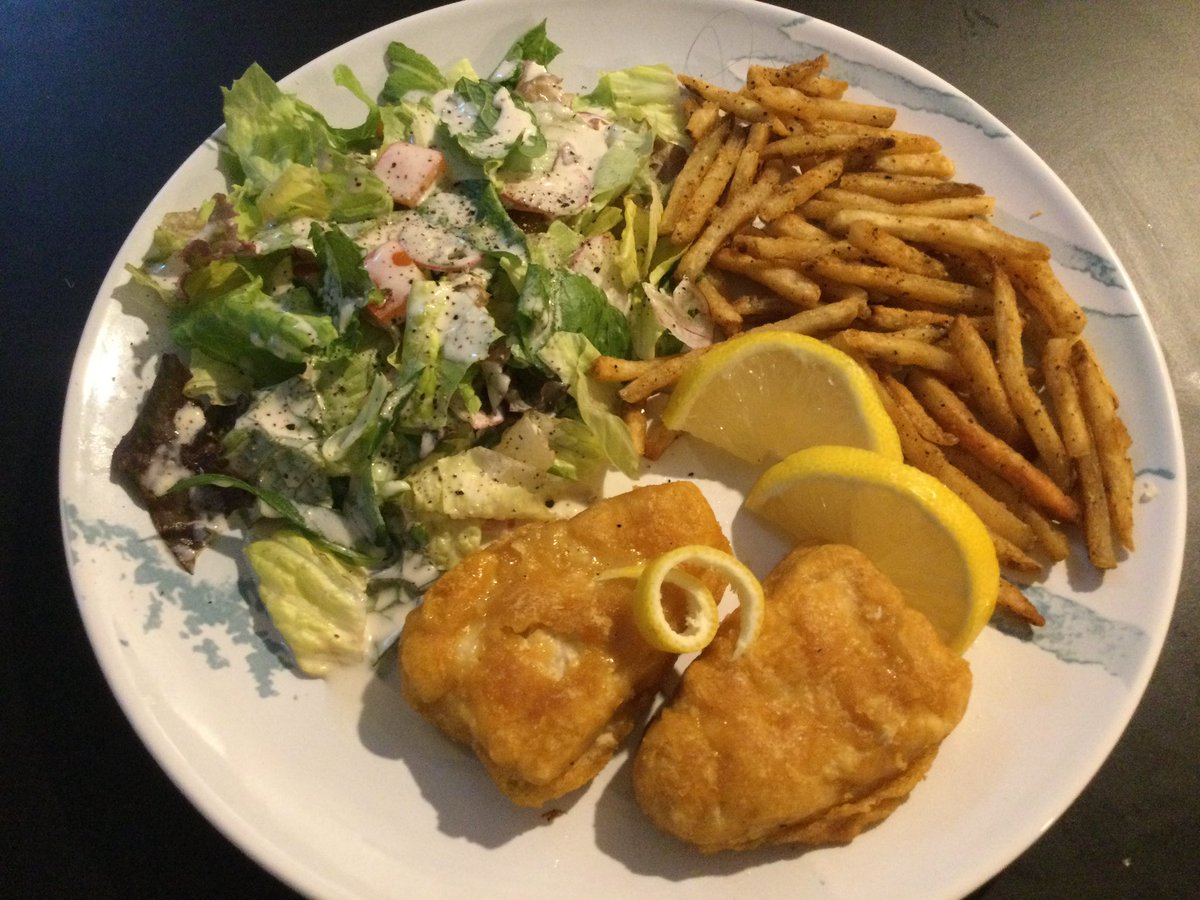 schmoozequeen's tweet photo. #GoodFriday
#murdered #suffocated fish who feel pain are served for #GoodFriday" dinner!
#BeGood this #Easter
#BeKindToAllKinds #GoVegan #Compassion #Kindness
#GardeinFishlessFillets @Gardein #CrueltyFree 🚫🐠
25 #FishFree Recipes for Good Friday 🤗
https://t.co/y3inW4JMfJ https://t.co/Kb1s3fOwZh