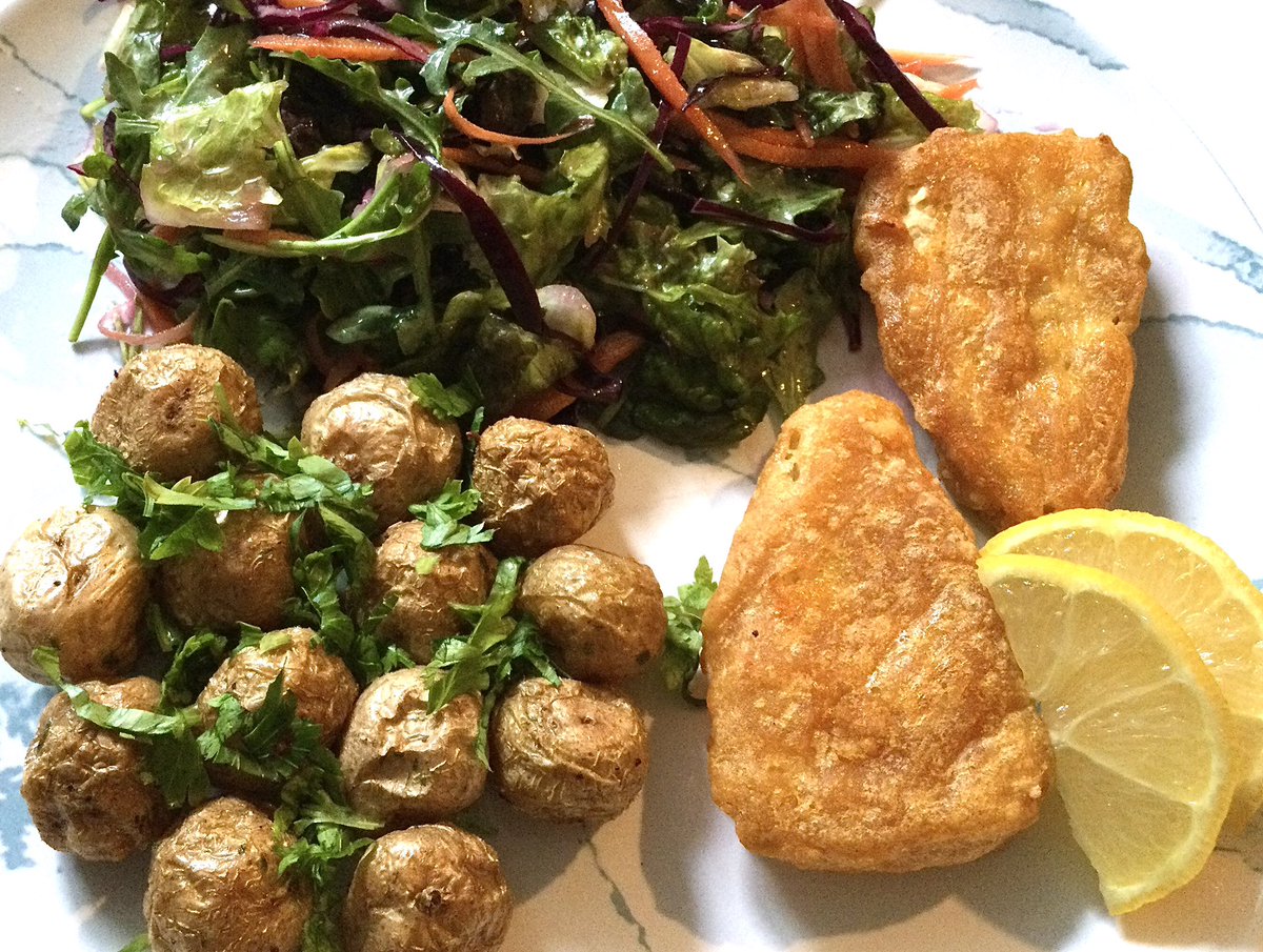 schmoozequeen's tweet photo. #GoodFriday
#murdered #suffocated fish who feel pain are served for #GoodFriday" dinner!
#BeGood this #Easter
#BeKindToAllKinds #GoVegan #Compassion #Kindness
#GardeinFishlessFillets @Gardein #CrueltyFree 🚫🐠
25 #FishFree Recipes for Good Friday 🤗
https://t.co/y3inW4JMfJ https://t.co/Kb1s3fOwZh