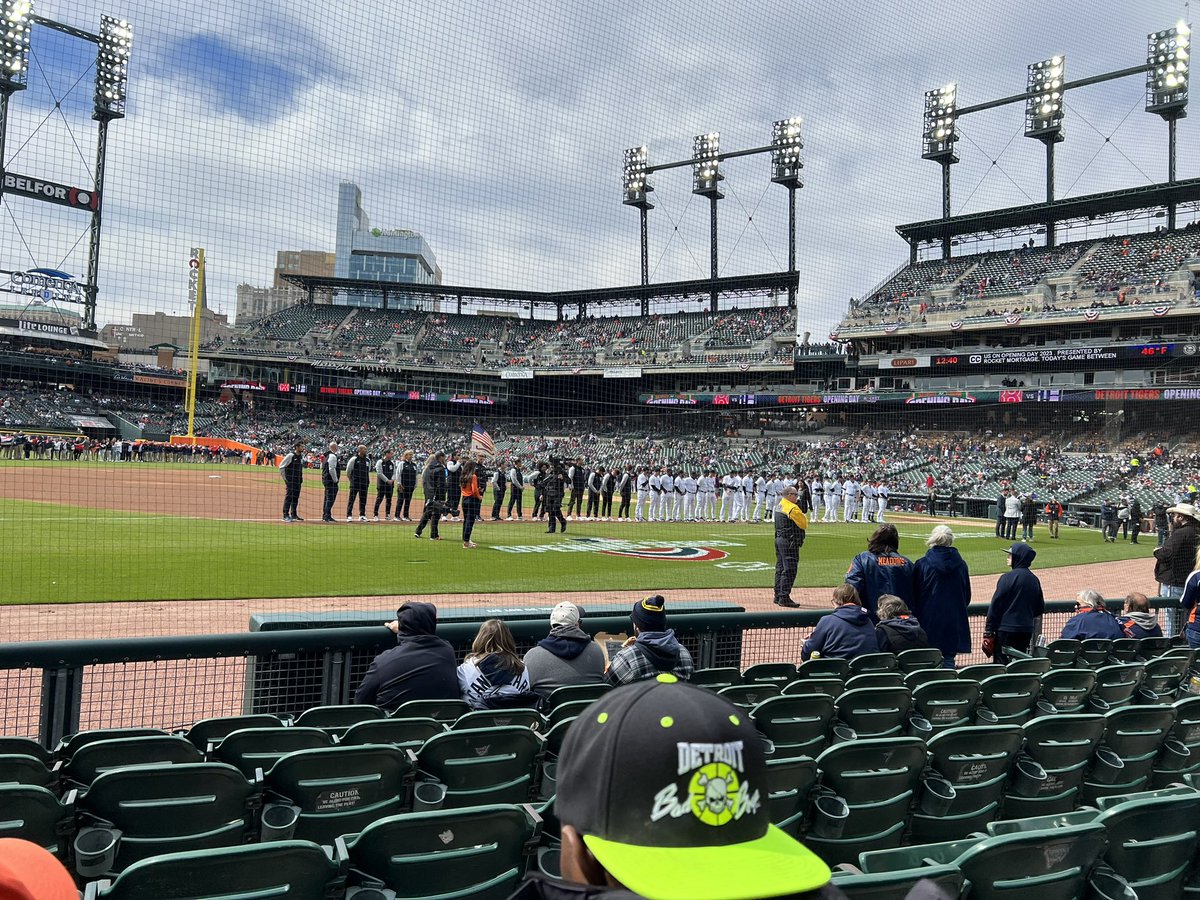 d_rice513's tweet photo. Spring is in the air and baseball is back! #tigersopeningday @poolshark021 https://t.co/qi7nQx66Pb