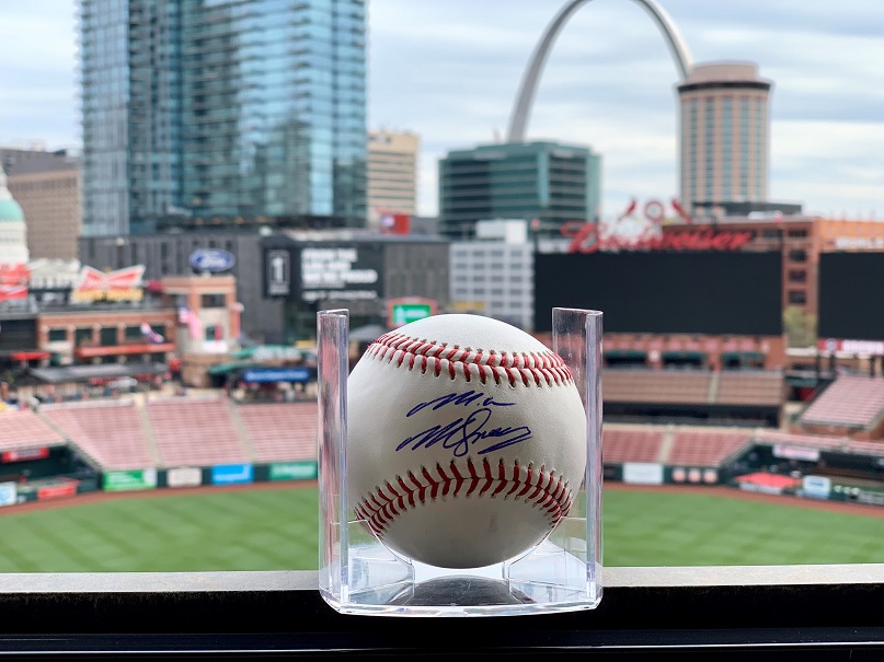 CardsPlayerDev's tweet image. RHP Michael McGreevy will make his 2nd career Opening Day start when he takes the mound at Hammons Field tonight.

RETWEET &amp;amp; FOLLOW @CardsPlayerDev for a chance to win this autographed ball!

One winner to be chosen randomly on April 10 at 12PM CT. Rules: atmlb.com/2zyo9ce
