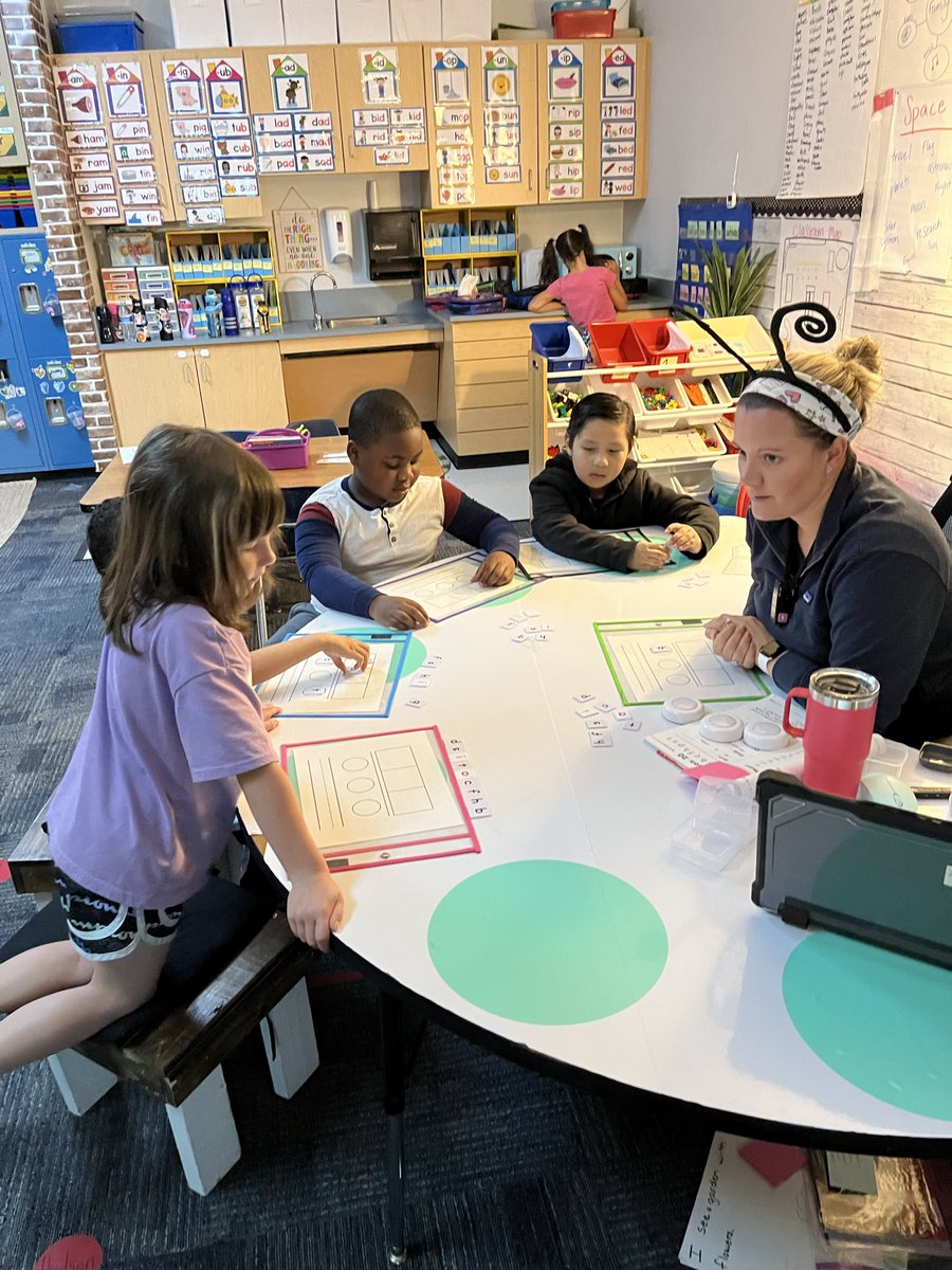 Harrington_El's tweet photo. Great teaching and learning is always happening at Harrington. https://t.co/csAZHJOr1j