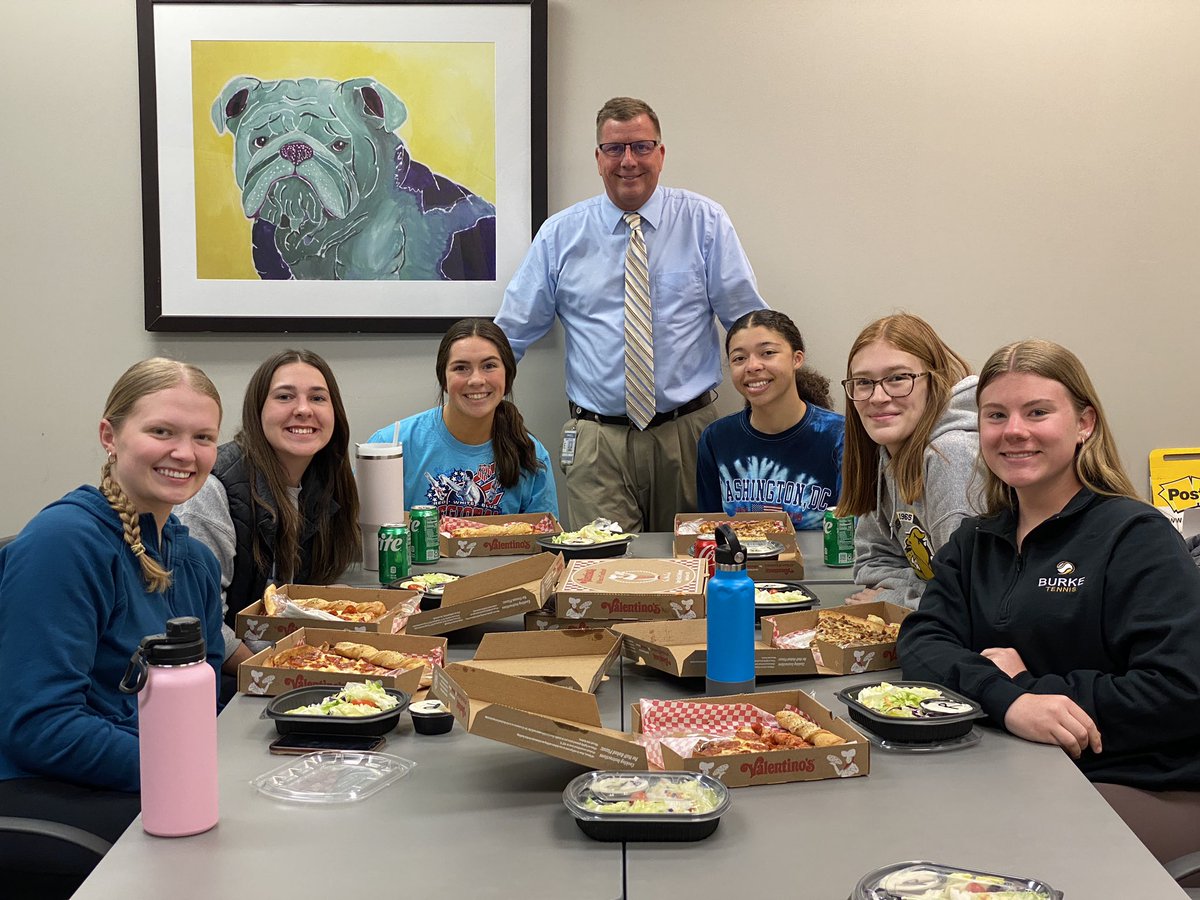 What a fun group of Bulldog Seniors! Pizza with the Principal today with <a href="/MacySantoni/">Macy Santoni</a> and 5 of her Besties! They all have represented #BulldogNation very well in academics and activities in their careers here 🖤💛 They all have bright futures ahead! #BulldogPride #BurkeBash🖤💛👊🏼