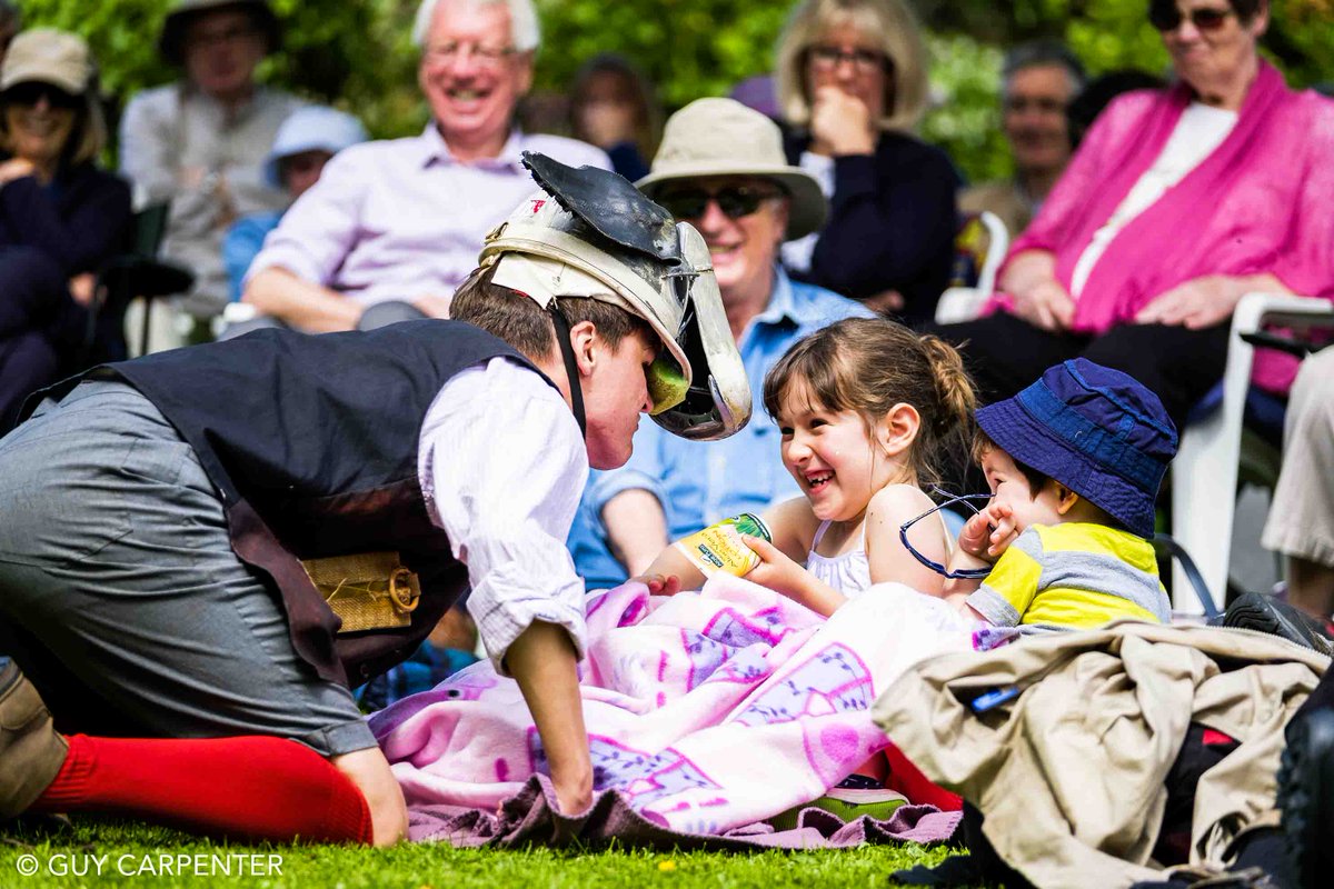 WE'RE HIRING A TOUR PRODUCER!*

If you have a love of theatre, Shakespeare and the great outdoors then this could be the job for you!

*Cycling 1,500 miles is not a part of the job...

Click here to find out more about the job and how to apply 👇🏻

handlebards.com/jobs