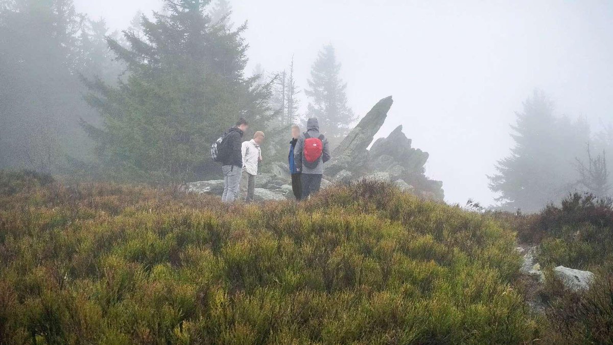 Deutsche_WF's tweet photo. Einige unserer Wanderfalken unternahmen am letzten Wochenende einen großräumigen Ausflug im Osten Bayerns.

Weiteres Bildmaterial und einen Erlebnisbericht erhaltet ihr auf Instagram.

https://t.co/spTlQhkZyY

Wir wünschen Frohe Ostern. https://t.co/R8PSmwB22E