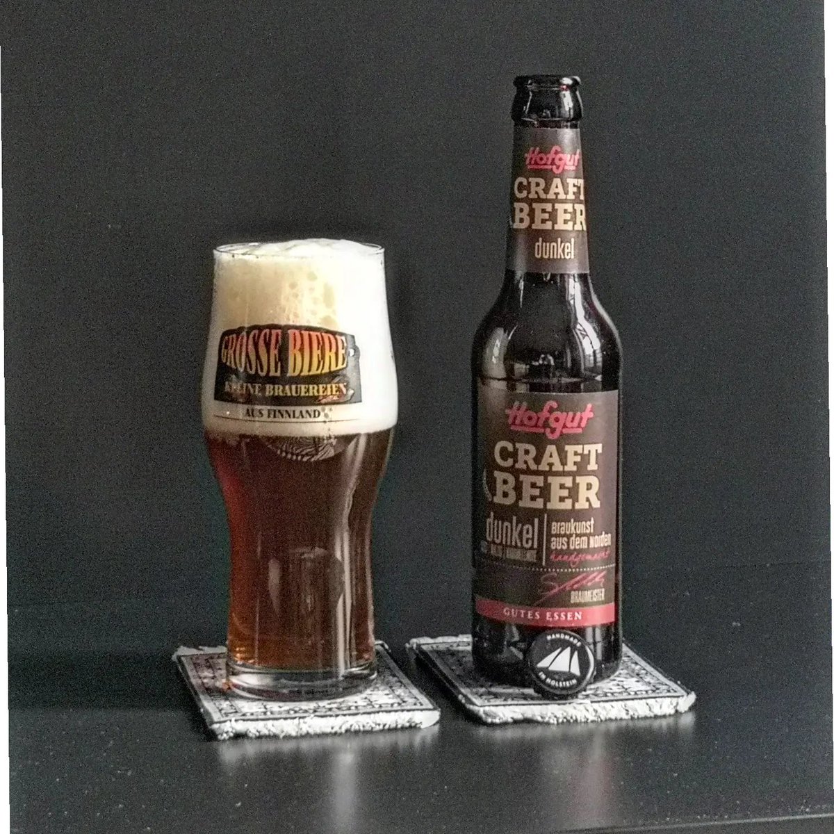 brunnenbraeu's tweet photo. Klüvers Delikatessen Manufaktur - Hofgut Craft Beer Dunkel (*) 5,0%

#beeronthecarpet

#klüvers #klüversbrauhaus #klüversdelikatessenmanufaktur #hofgut #hofgutcraftbeer #dunkel https://t.co/Y4Ku6H2aHD