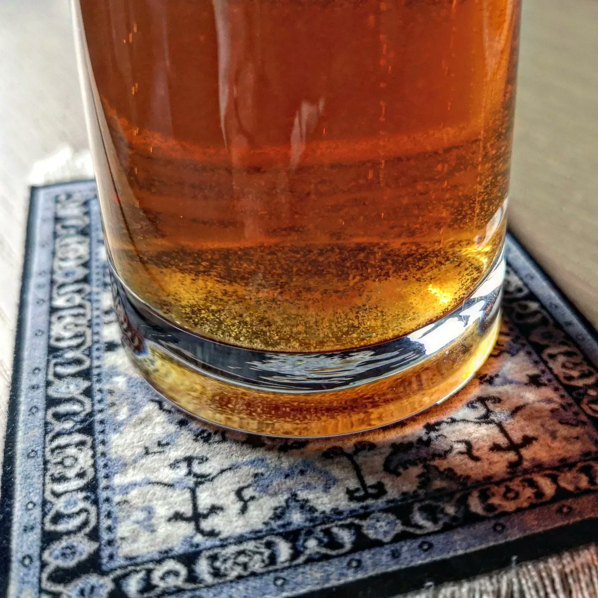 brunnenbraeu's tweet photo. Klüvers Delikatessen Manufaktur - Hofgut Craft Beer Dunkel (*) 5,0%

#beeronthecarpet

#klüvers #klüversbrauhaus #klüversdelikatessenmanufaktur #hofgut #hofgutcraftbeer #dunkel https://t.co/Y4Ku6H2aHD