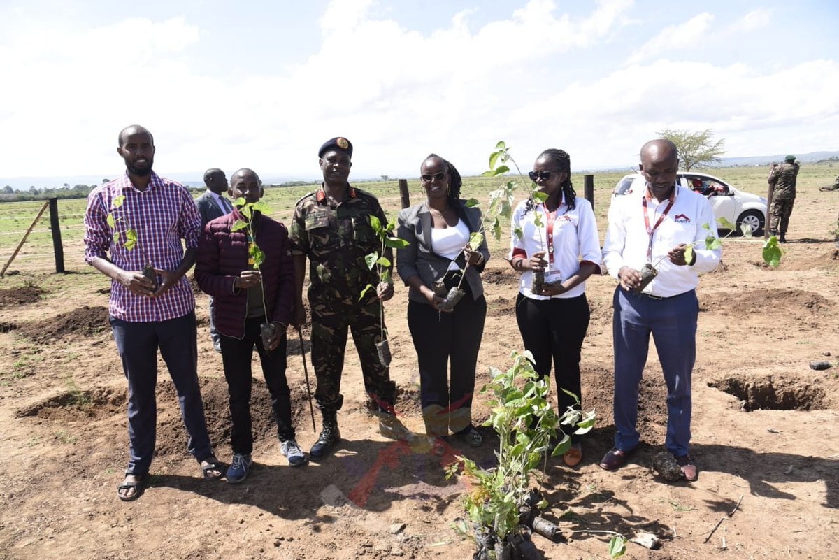 kdfinfo's tweet photo. Kenya Army personnel at Kenyatta Barracks, Gilgil have continued to upscale their efforts to grow trees in the military cantonment and were joined by their families and representatives from various stakeholders.
https://t.co/uyqPj25hFa https://t.co/PKLG4yETvW