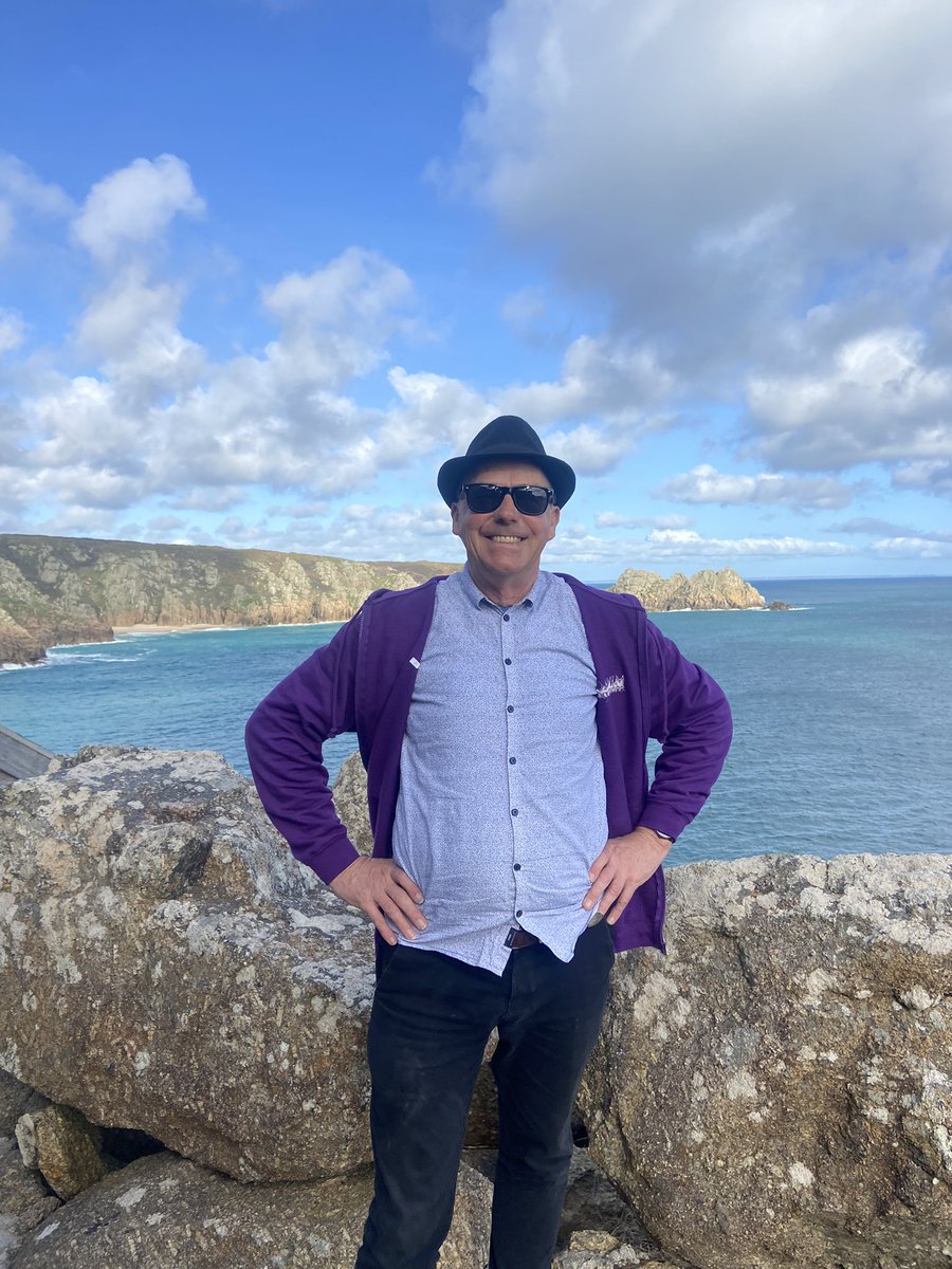 The loveliest afternoon watching <a href="/johnbrolly/">John Brolly</a> new family show ‘Giants’, playing until the 13th of April. It’s a lot of fun!! <a href="/minacktheatre/">Minack</a>