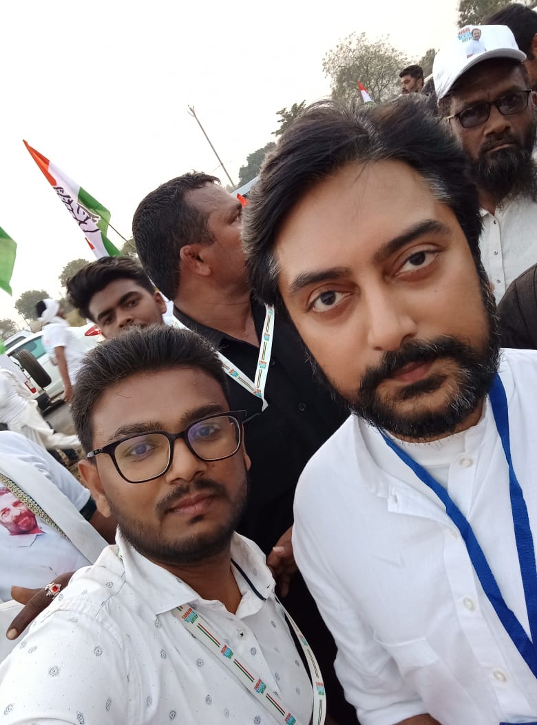 SagarWahul13's tweet image. युवकांचे प्रेरणास्थान, लातूर ग्रामीणचे दमदार आमदार, लातूर जिल्हा म. सह. बँकेचे अध्यक्ष मा. धिरजजी विलासरावजी देशमुख साहेब यांना वाढदिवसाच्या हार्दिक हार्दिक शुभेच्छा....💐🎂
@MeDeshmukh

#DhirajDeshmukh 
#dhirajdeshmukhbirthday