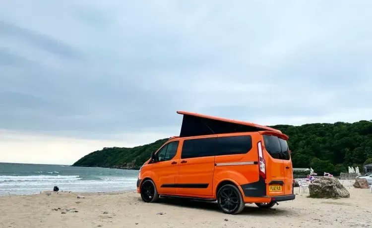 Hire the Wotsit for your UK holiday
Cooker, Sink, Sleeps 4, Air con, Fridge &amp; icebox, 240v hook up, Saftey pack, 12v &amp; USB sockets + 240v inverter, Elevating Roof, 5 Belted seats, Dog-friendly, Cooking &amp; cleaning pack, from £75 per day:

buff.ly/3m2cKdH