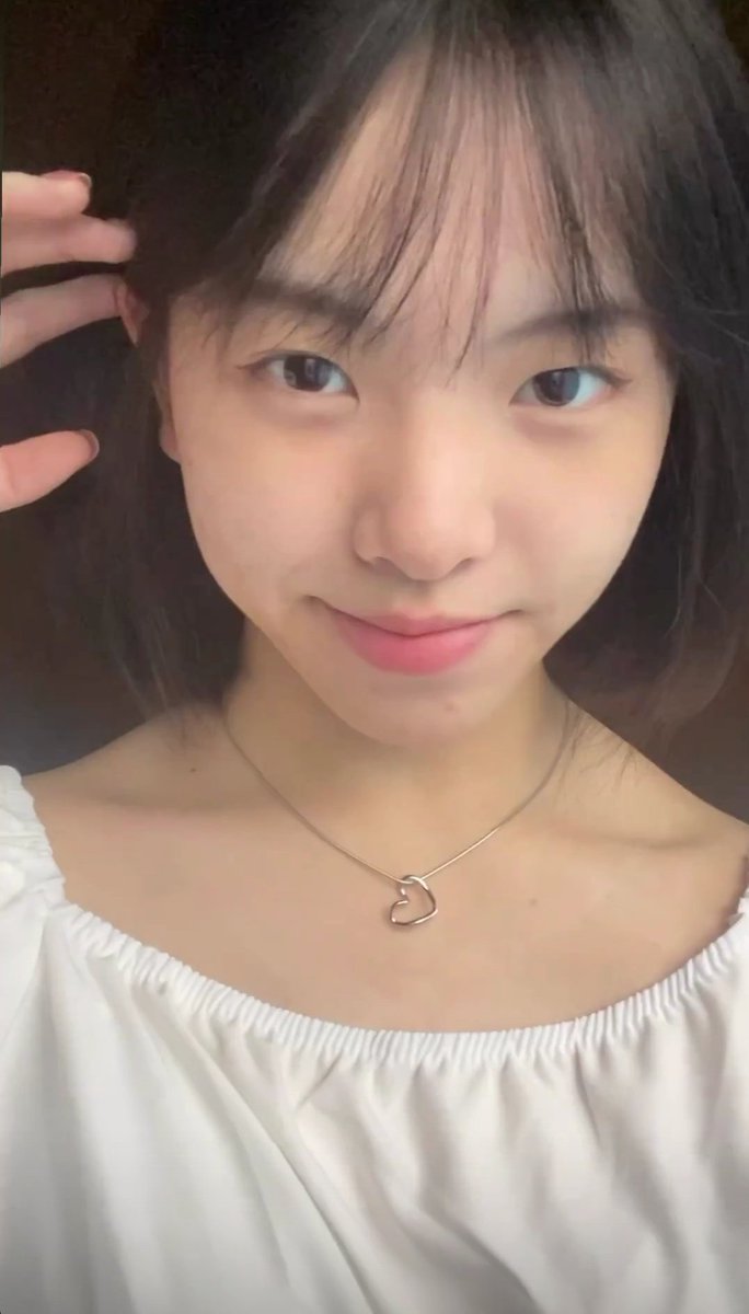 Meisha61109339's tweet photo. 求求主人了快让我看看鸡巴！！ #射屏 #cumtribute #嫩逼 #嫩穴  #炮架 #母狗 #精厕 #母畜 #淫荡 #反差婊 #调教 #骚货 #辱骂 #淫妻 #绿奴 #文爱 #意淫 #调教 #熟女 #女m #足控 #文爱 #反差母狗 #淫妻 #羞辱 #意淫 #骚母狗 #公交车 #淫荡 #腿  #恋腿 #吞精 #福利姬 https://t.co/y2qofyTmbt