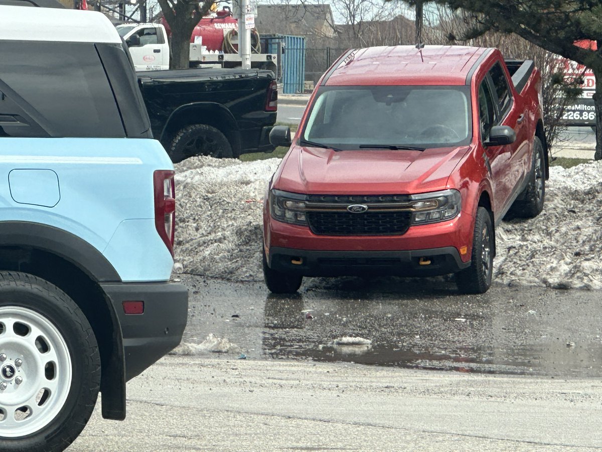 StraightPipers's tweet photo. Name a better use for the maverick tremor’s off-roading capability as a city truck. I’ll wait https://t.co/9np4vPOOil