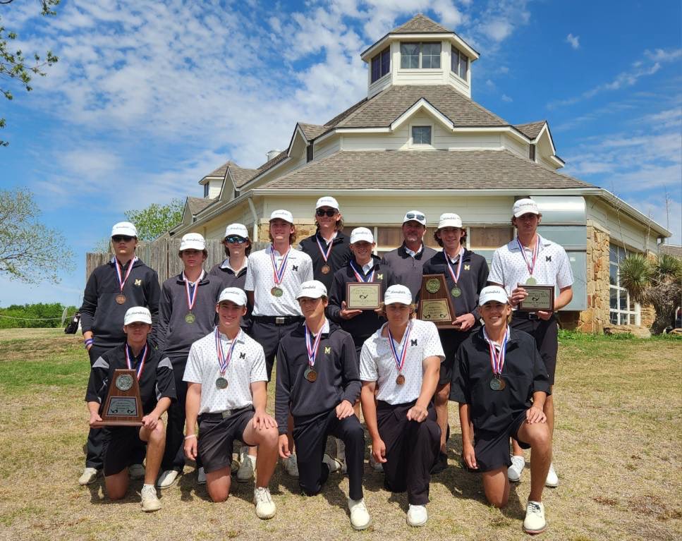 MHSTigerGolf's tweet photo. The Tigers take BOTH 🏆 and advance 11 players to regionals! 🐅 💪 ⛳️ Sophomore Patrick Babb district champion 🥇 Senior Blake Taylor 🥈 Junior Caden Law 🥉 9 ALL DISTRICT PLAYERS: Babb, Taylor, Law, Vetere, Jones-Foley, Murray, Yarbrough, Jenkins, Littman 👊🏻 🏌️‍♂️ https://t.co/aOmHHPUAL7