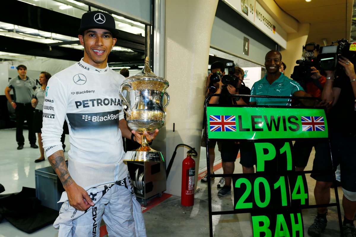 Can't believe it's been nine years already! 🤯

On this day in 2014, Lewis and Nico fought the famous Duel in the Desert in Bahrain. ⚔️🌴🌃

A special night in the history of the Silver Arrows. 🤍