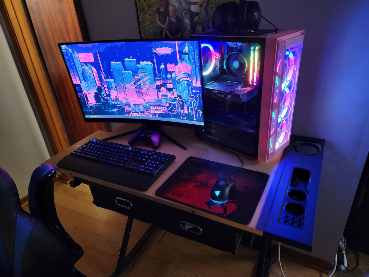 ZOTAC_USA's tweet image. #TBT to the ZOTAC GAMING GeForce RTX 2060 inside this glorious pink themed build.

📷 reddit: u/roblivingstone9

#PinkPC #PcBuild #GamingPC #PcSetup #Tech #PcHardware #PcComponents #RTX2060