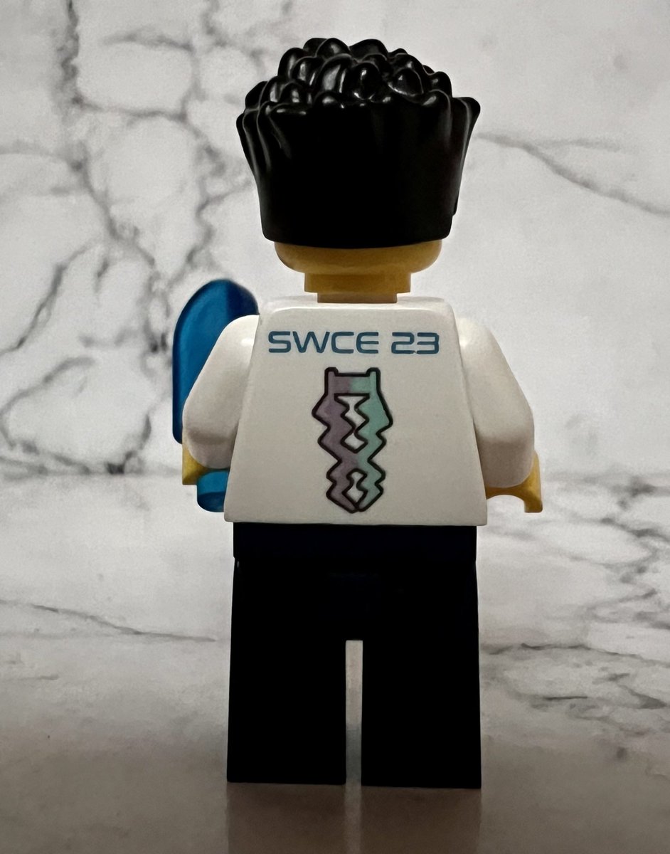andyscott_44's tweet photo. Star Wars celebration SWCE 23 starting tomorrow - custom minifig from London Lego Store ready for a custom SWCE 23 case from @wicked_brick  #Lego#Legostarwars#starwars#SWCE23#starwarscelebration https://t.co/MTo7ebIyFM