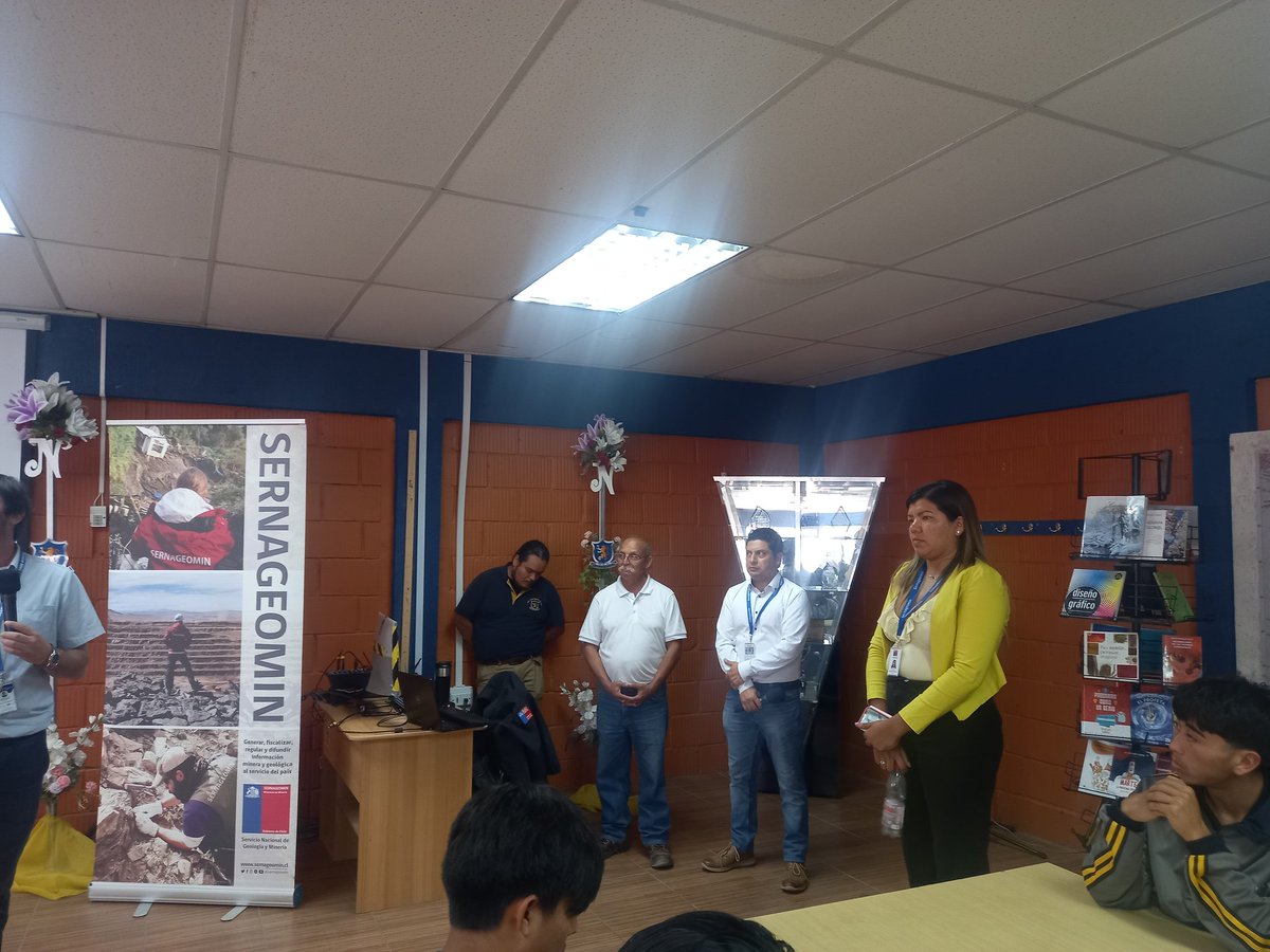 Liceo Bicentenario Nirvana tweet media