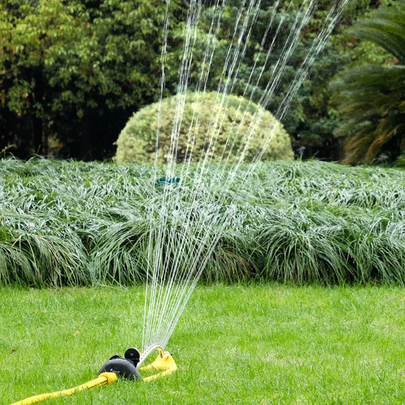 gardepot's tweet photo. 🍃New arrival:18-hole oscillating sprinkler W/Pastic jet🍃
The 18-hole oscillating #sprinkler is an innovative product that can help you water flowers and plants easily. 
https://t.co/Xdg2wCkwhi
 #sprinklerirrigation #gardentools  #gardentoolsupplier #toolwholesaler #AEWDynamite https://t.co/oVuch7pL5d